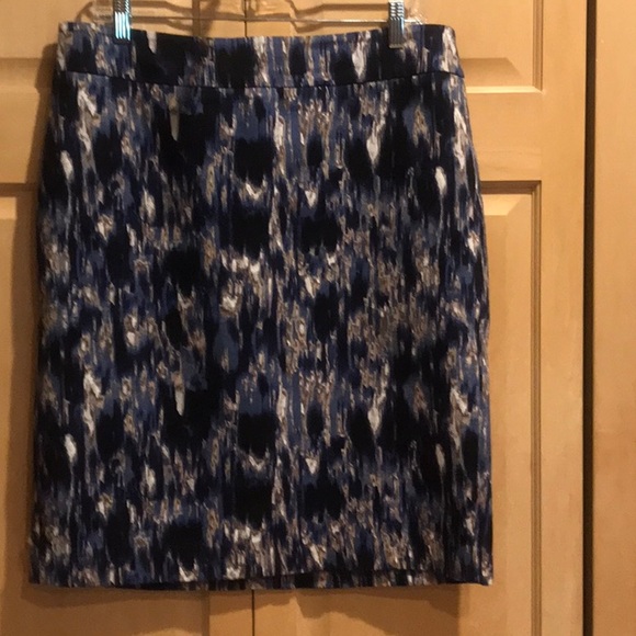 Ann Taylor Dresses & Skirts - Ann Taylor Elegant Blue Patterned Skirt